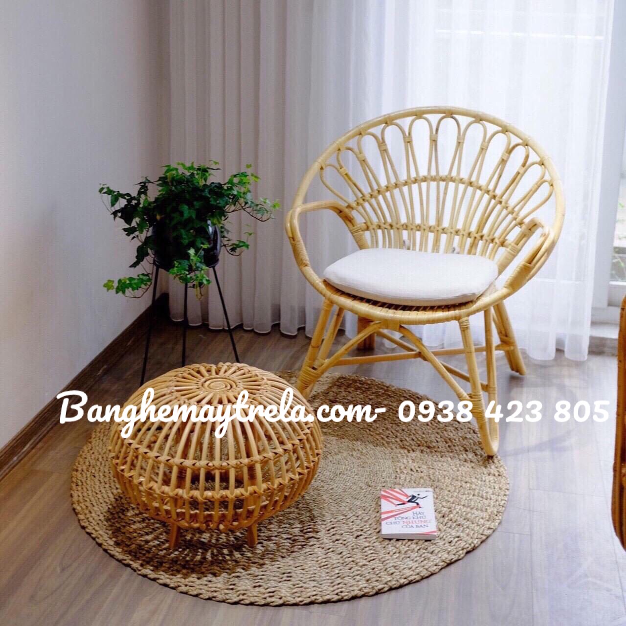 Ghế mây tự nhiên đuôi công nhỏ đọc sách